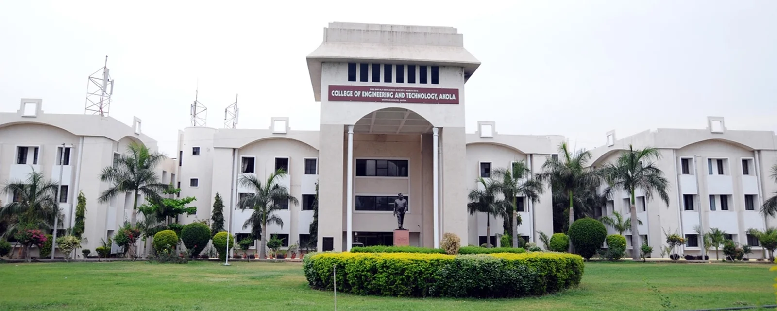 College of Engineering & Technology, Akola