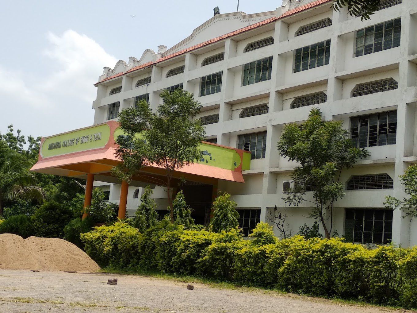 Sindhura College of Engineering and Technology