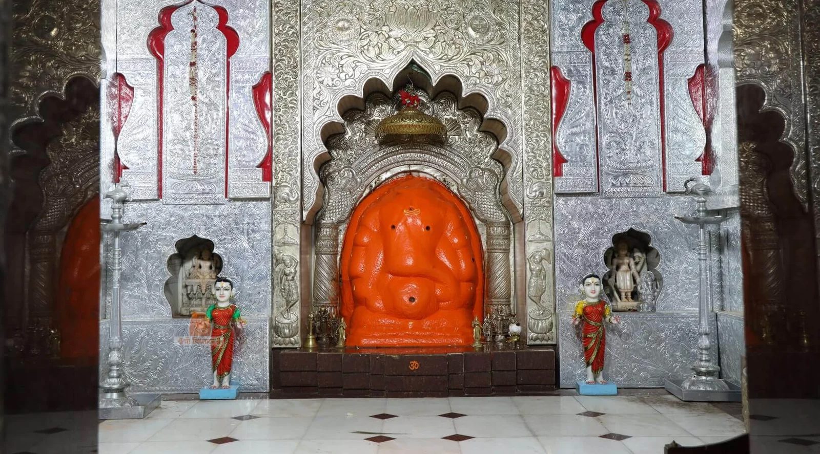 Shree Vighnahar Ganapati Mandir, Ozar